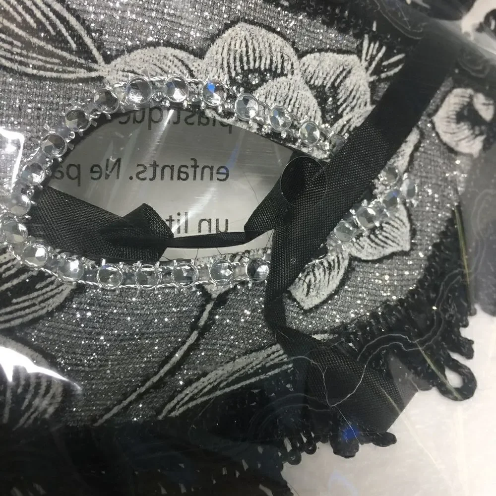 Silver and Black floral lace rhinestone Masquerade Halloween mask costume Mardig